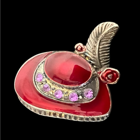 Vintage red  hat brooch red enamel & gold tone - Picture 4 of 6